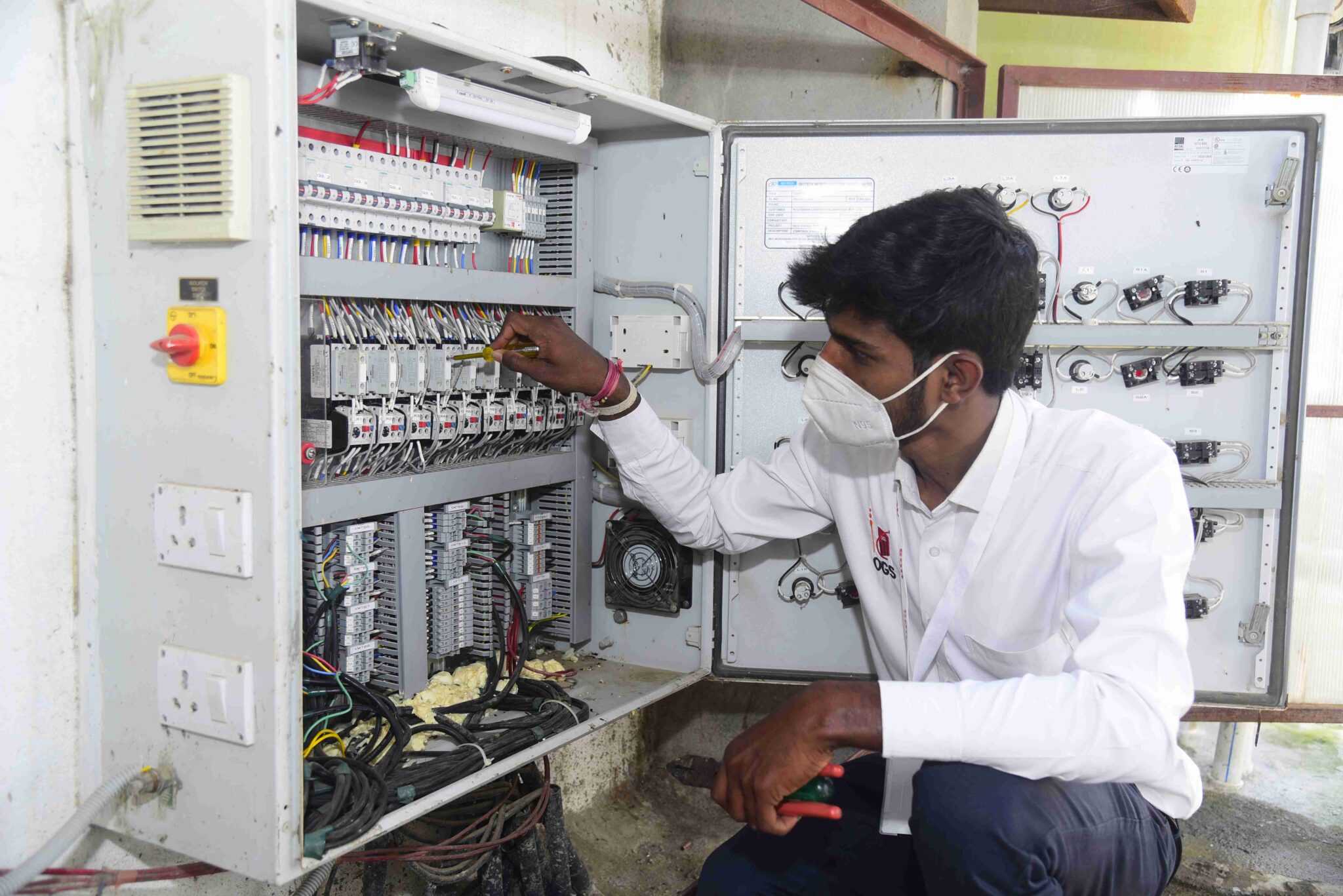 Electrical maintenance service